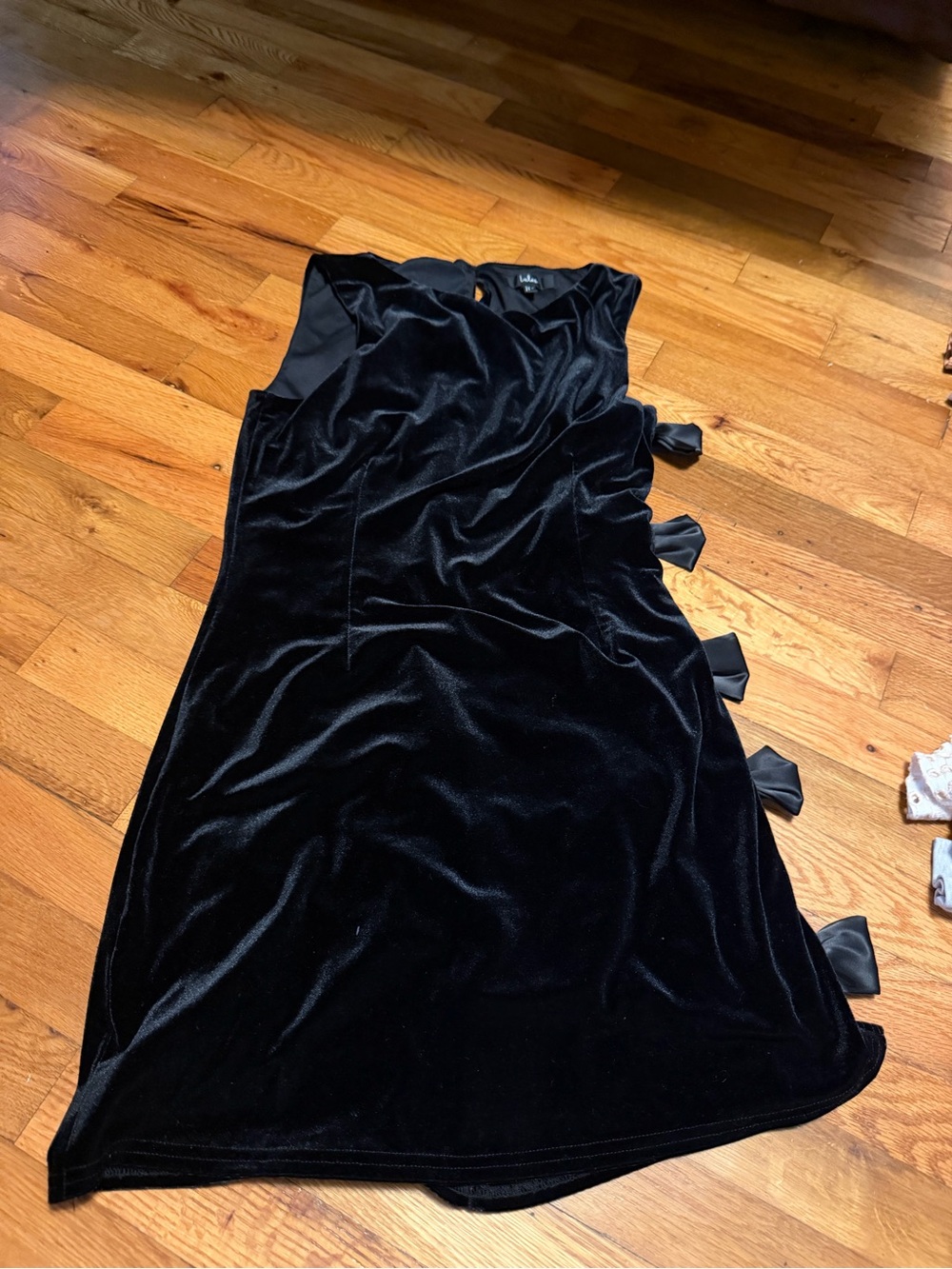 Lulu's Black Velvet Midi Dress with Side Bow Accents